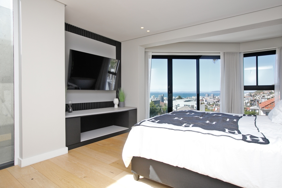 To Let 4 Bedroom Property for Rent in Fresnaye Western Cape